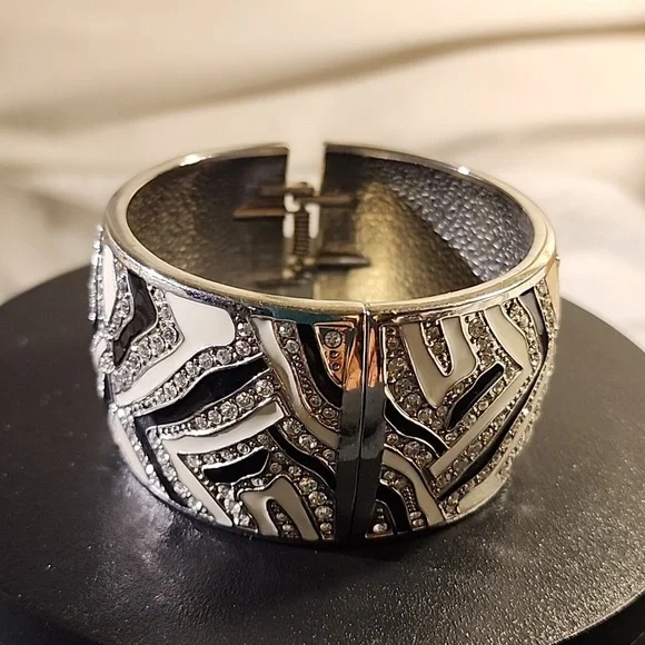 Vintage Zebra Hinged Cuff Bracelet - Picture 5 of 5